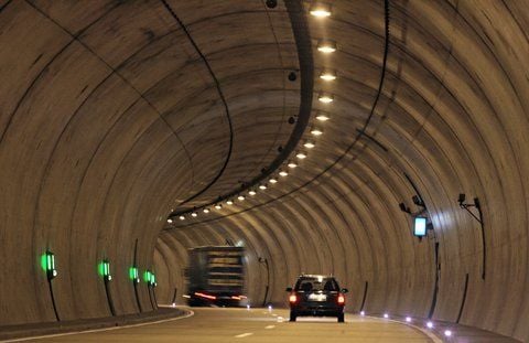 Der Heidkopftunnel der Autobahn 38 wurde wegen einer Technik-Nachrüstung nachts wiederholt gesperrt. (FOTO: DPA/ARCHIV)
