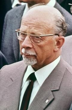 Das Archivbild vom 09.08.1968 zeigt den damaligen 1. Sekretär der SED und Vorsitzenden des Staatsrates der DDR, Walter Ulbricht, beim Treffen der Ostblock-Staaten in Bratislava (Tschechoslowakei). Ulbricht war von 1950-53 Generalsekretär der Sozialistischen Einheitspartei Deutschlands (SED), danach 1. Sekretär der SED. (Foto: dpa-Archiv)