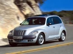 Beispiel für «Retro-Design» im Automobilbau - die Karosserie des im Jahr 2000 eingeführten Chrysler PT Cruiser zeigt deutliche Anklänge an klassische Formen. (Foto: dpa)
