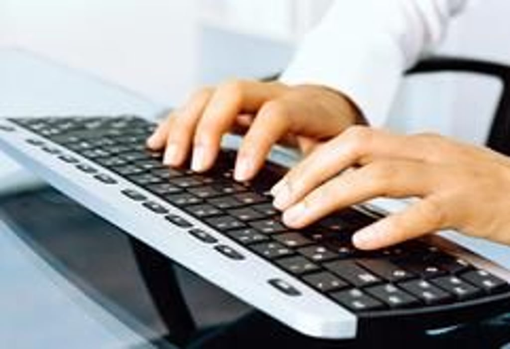 Auf den Druckpunkt kommt es an: Ideal ist bei Computertastaturen ein satter und direkter Anschlag. (Foto: dpa)