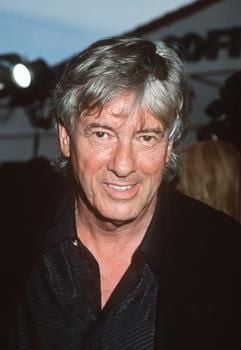 Der niederländisch-amerikanische Regisseur Paul Verhoeven wird am Freitag (18.07.2003) 65 Jahre alt (Archivbild vom 02.08.2000). Paul Verhoeven, der für Filme mit Gewalt und nackter Haut bekannt ist, drehte Filme wie "Total Recall" mit Arnold Schwarzenegger, "Basic Instinct" mit Sharon Stone oder "Showgirls". (Foto: dpa)