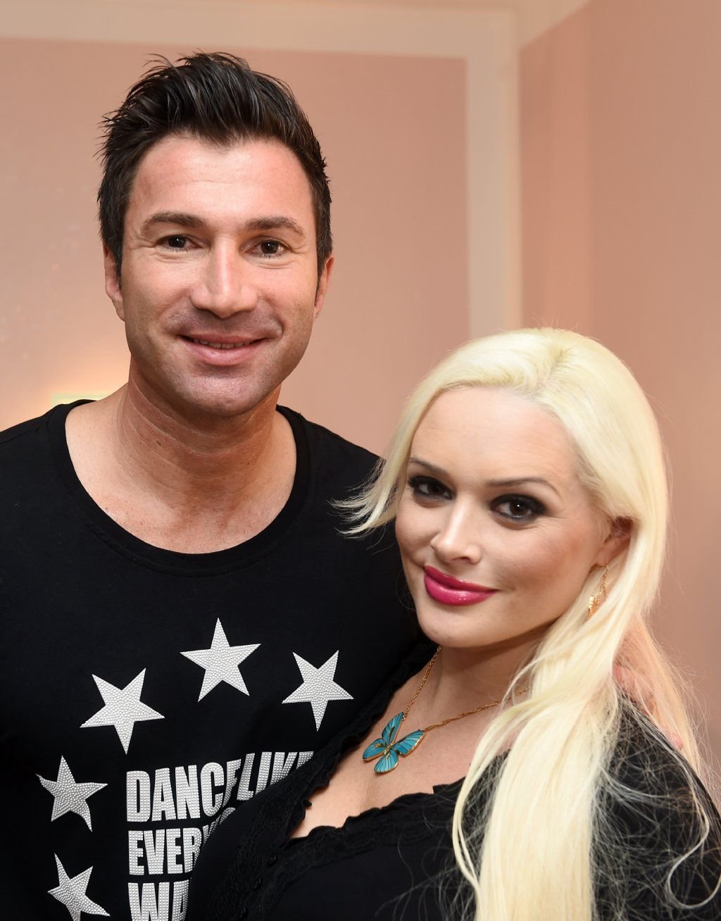 So kennt man Daniela Katzenberger normalerweise: Mit dicker Schmink-Schicht.