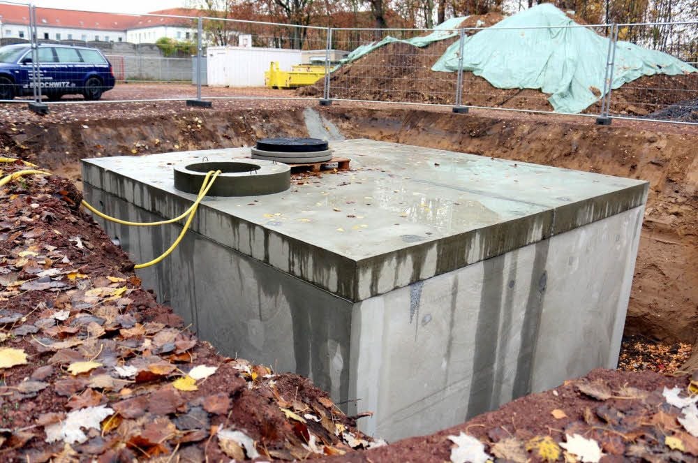 Die Zisterne auf dem Parkplatz fasst 50.000 Liter.