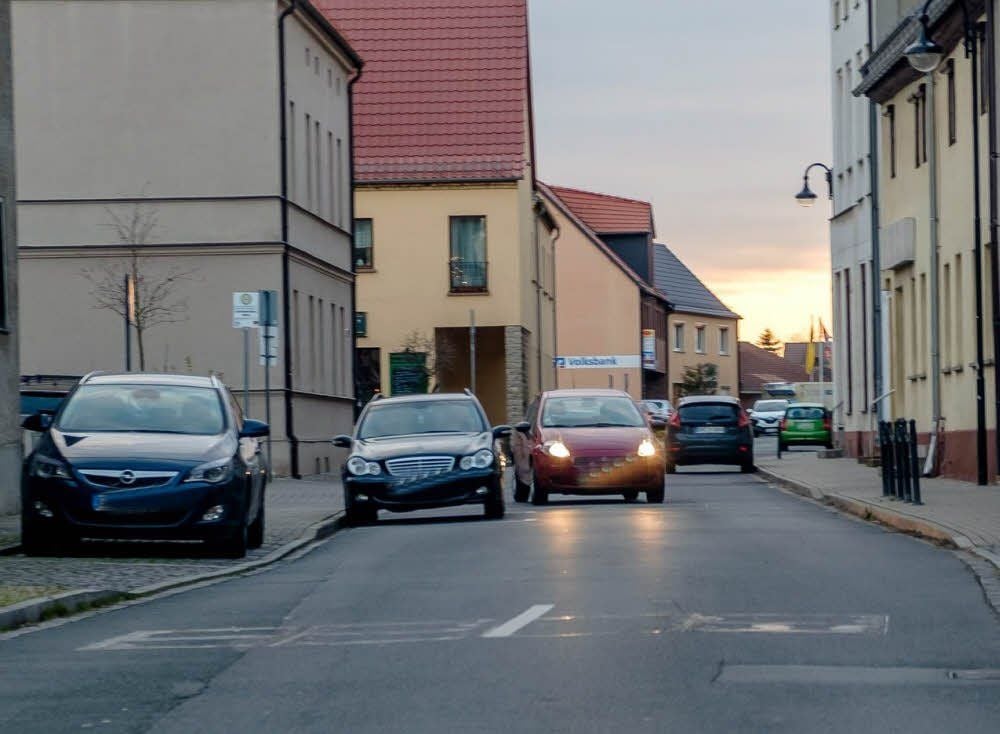 Es ist eng in der Pfortenstraße in Gräfenhainichen.