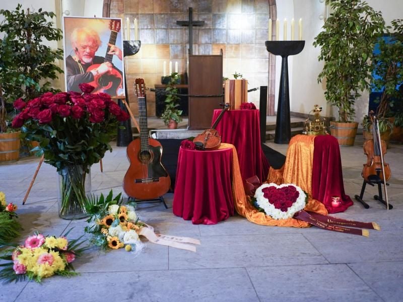 Trauerfeier für den Musiker Ingo Insterburg in Berlin. Foto: Jörg Carstensen