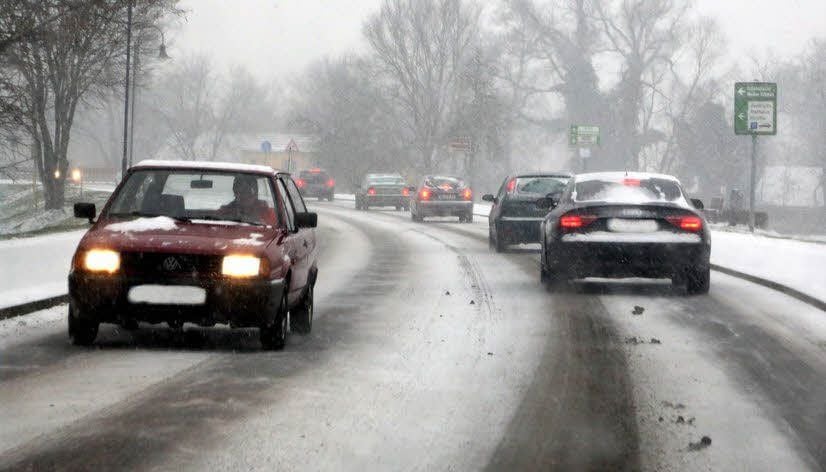 Erhöhte Aufmerksamkeit und Umstellen auf winterliche Bedingungen war von allen Verkehrsteilnehmern gefragt.