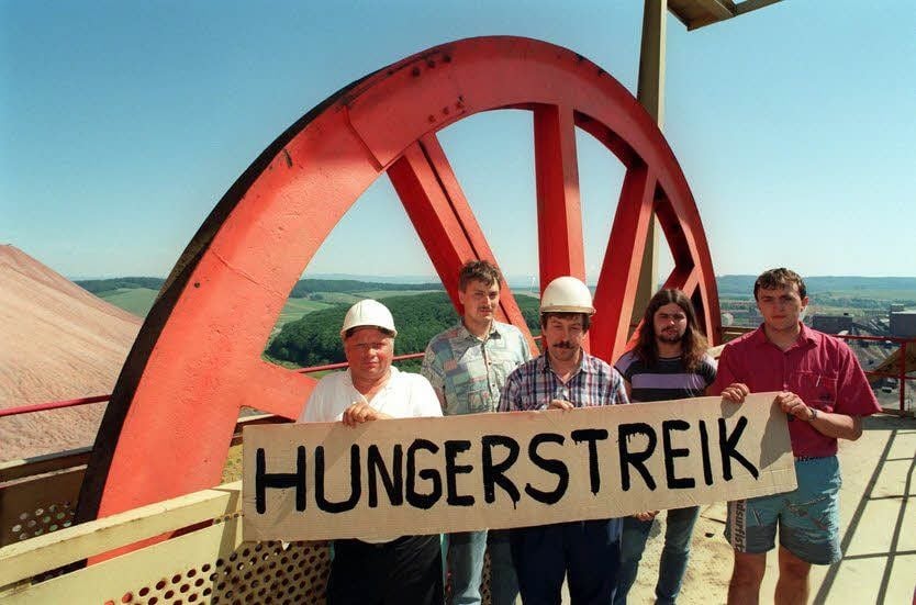 Mit einem Hungerstreik in der Kaligrube Bischofferode demonstrierten Mitarbeiter im Sommer 1993 gegen die Schließung des Werkes.