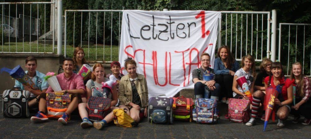 Mit Zuckertüten und formschönen „Scout“-Schulranzen - standesgemäß zelebrierten Schüler am Donnerstag den „Letzten 1. Schultag“ .
