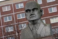 Das Denkmal zum Gedenken an den ehemaligen Vorsitzenden der Kommunistischen Partei Deutschlands (KPD), Ernst Thälmann (1886-1944), in Halle. (Foto: ddp)