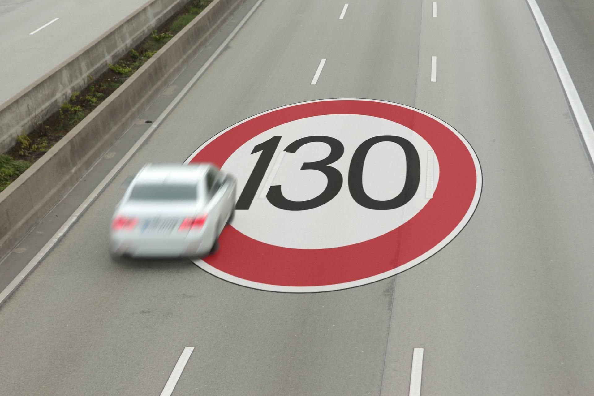 Der Kreisverkehrswacht Burgenlandkreis spricht sich für ein Tempolimit auf Bundesautobahnen aus.