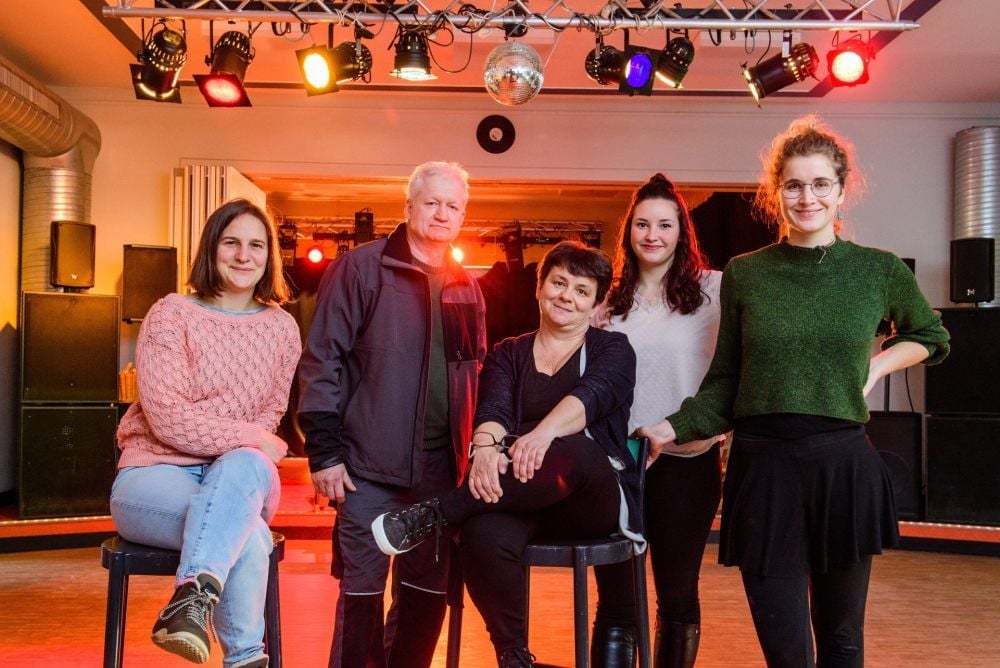 Das „Otto“-Team: Ronja Schlemme, Hausmeister Gunter Rothe, Hausleiterin Katrin Schwitalla, Noelle Steinhardt und Magdalena Wißkirchen.