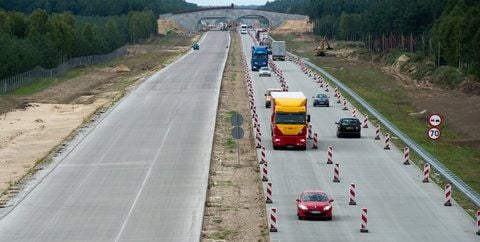 Die Baustelle der polnischen Autobahn A 2 unweit von Slubice am deutsch-polnischen Grenzübergang Frankfurt (Oder). (FOTO: ARCHIV/DPA)
