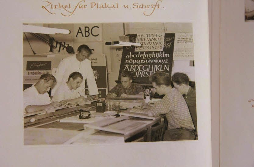 Auch der Zirkel für Plakat und Schrift war hier zu Hause.