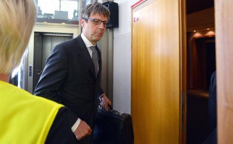 Insolvenzverwalter Arndt Geiwitz kommt zur Betriebsrätekonferenz der Drogeriekette Schlecker in Berlin. (FOTO: DPA)