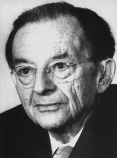 Der deutsch-amerikanische Psychoanalytiker Erich Fromm ("Haben oder Sein") in einer undatierten Aufnahme. Er wurde am 23. März 1900 in Frankfurt am Main geboren und ist am 18. März 1980 in Muralto bei Locarno gestorben. (Foto: dpa)