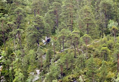 Die norwegische Zeitung «Fosnat-Folket» veröffentlicht ein Foto der über den Bergen von Bjugn abgestürzten Cessna. (FOTO: DPA)