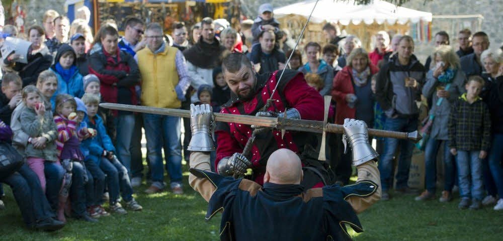Ritterliche Auseinandersetzungen: Eine Gruppe aus Tschechien zeigte unter anderem Schwertkämpfe.