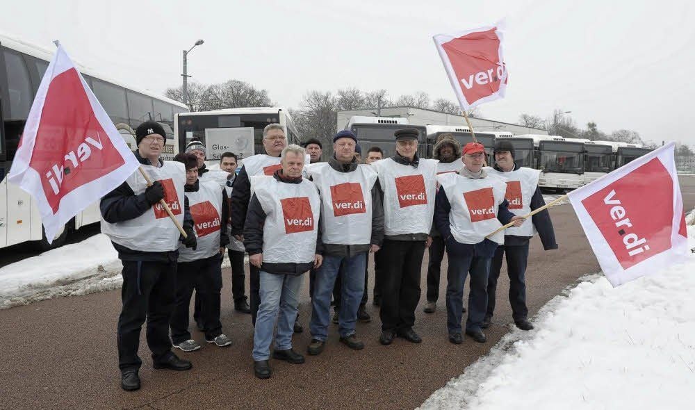 Bus- und Straßenbahnfahrer der DVG sowie die Mitarbeiter der Werkstatt stehen im Streik.