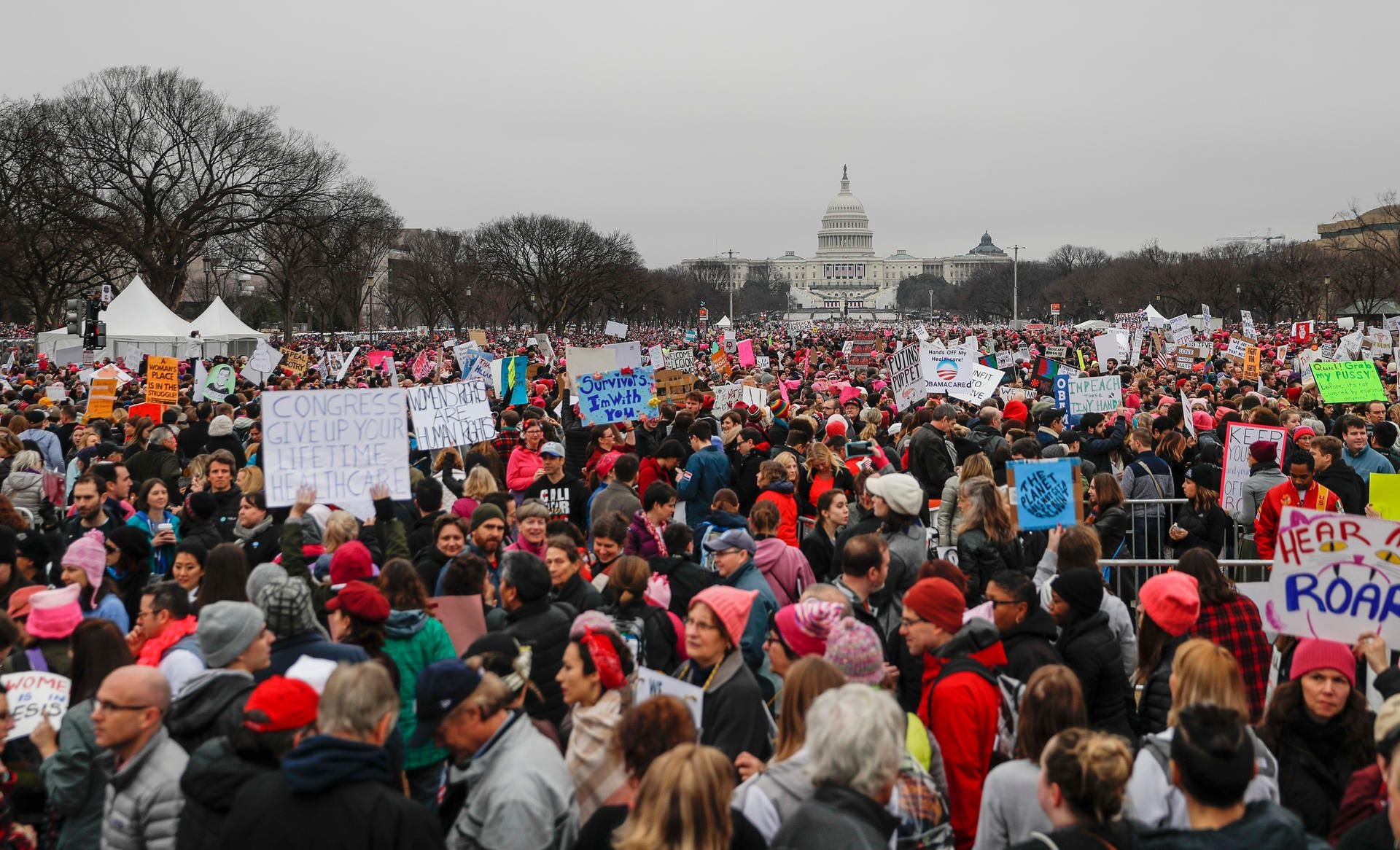 Demonstrantinnen protestieren am in Washington anlässlich der Amtseinführung des US-Präsidenten Trump für die Rechte von Frauen.