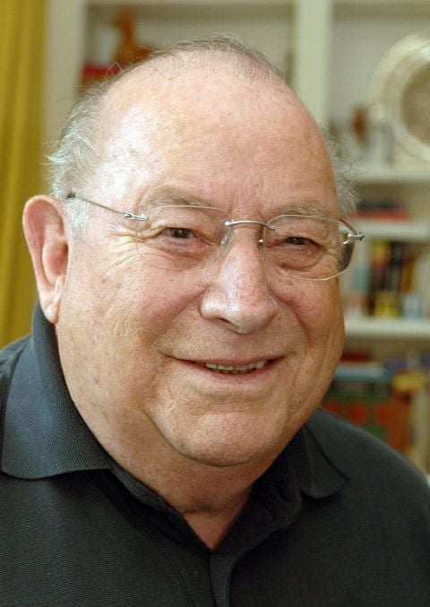 Der frühere Bundesinnenminister Friederich Zimmermann in seinem Haus bei München (2005). Zimmermann starb am Sonntag 16.09.2012 im Alter von 87 Jahren. (ARCHIVFOTO: DPA)