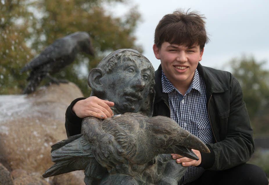 Max Omarov erhält ein besonderes Stipendium