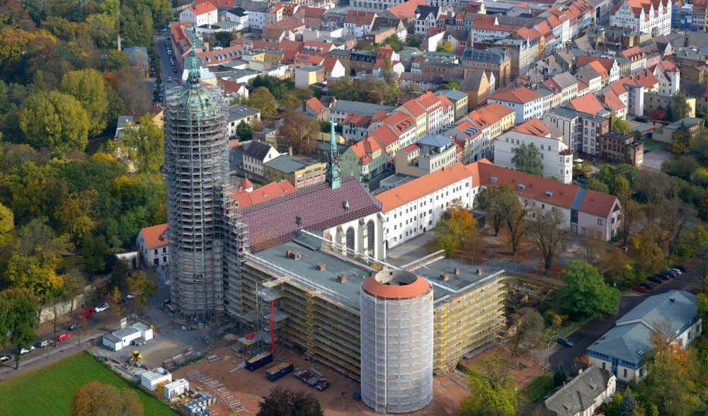 „Weil die Reformation mit dem Bußruf und Buße anfängt“, wird Kramer selbst am Aschermittwoch auf dem Markt und vor der Thesentür der Schlosskirche mit dem Bußruf zu „Großes Herz! Sieben Wochen ohne Enge“ aufrufen.