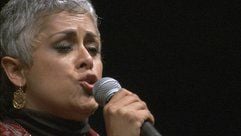 Die mexikanische Sängerin Eugenia Leon in einer Szene des Films «La Paloma». In dem Dokumentarfilm wird die 150-jährige Geschichte des Liedes erzählt. (Foto: dpa)