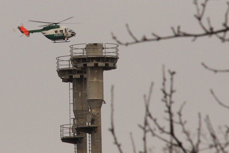 Ein Hubschrauber im Einsatz.