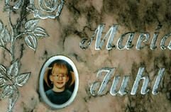 Die Grabstelle der vor zehn Jahren ermordeten Maria Juhl auf dem Friedhof in Haldensleben (Ohrekreis). (Foto: dpa)