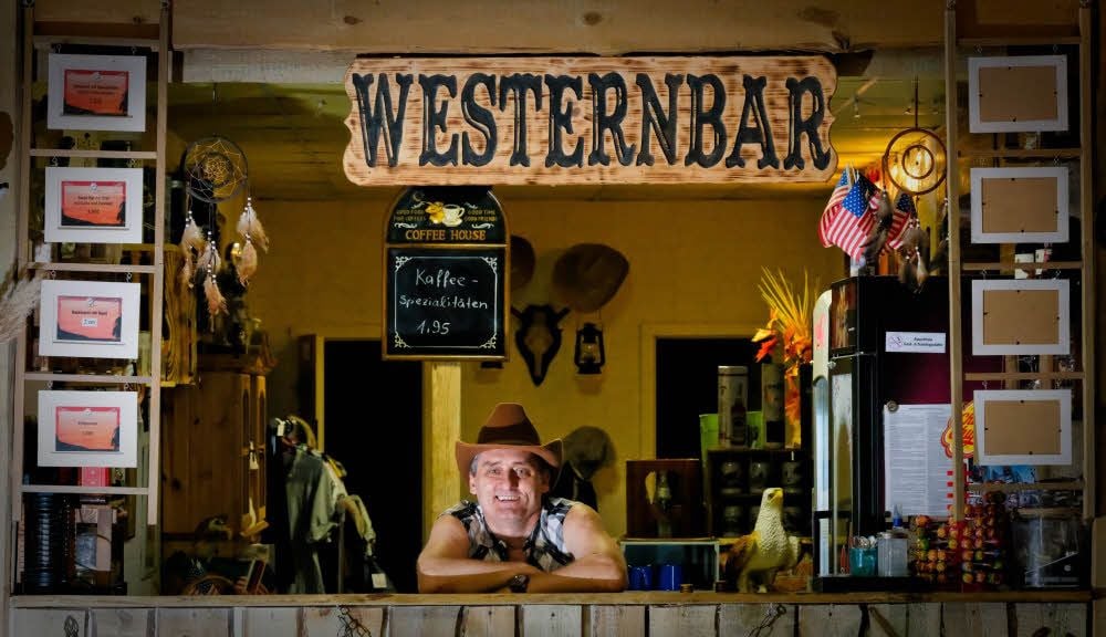 Bietet Linedancern ein Podium zum Tanzen - Andreas Zager.