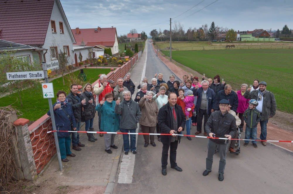 Schluss mit Feldweg Schluss mit Feldweg Anwohner in Werdershausen
