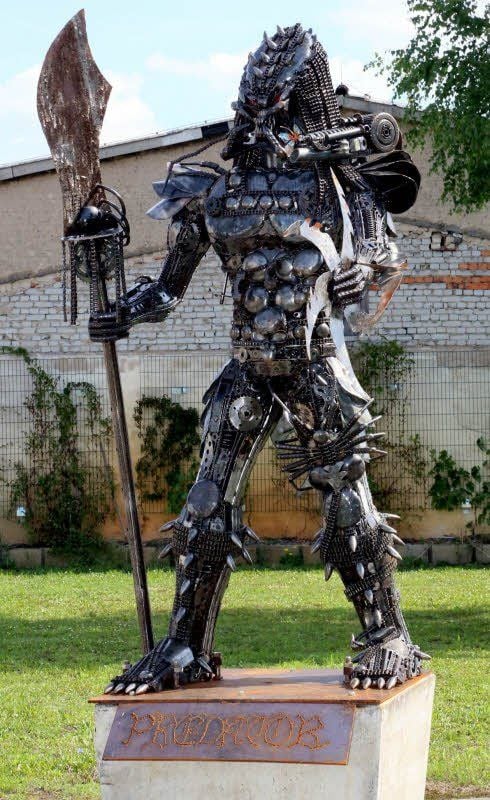 Diese „Filmfigur“ ist der Hingucker auf dem künftigen Betriebsareal von Matthias Schneider in Prettin.