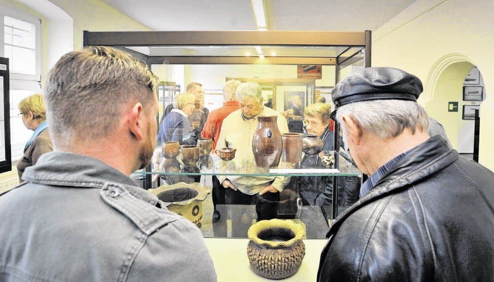 Zahlreiche Besucher waren bei der Wiedereröffnung der Dauerausstellung dabei.