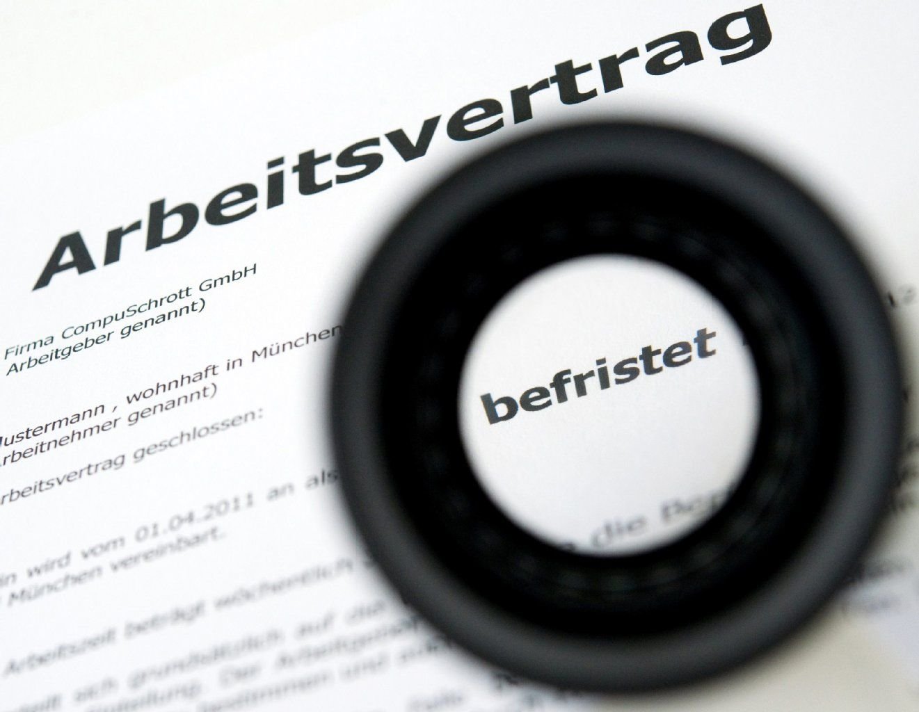 Von einer unbefristeten Festanstellung können viele Arbeitnehmer heute nur noch träumen.