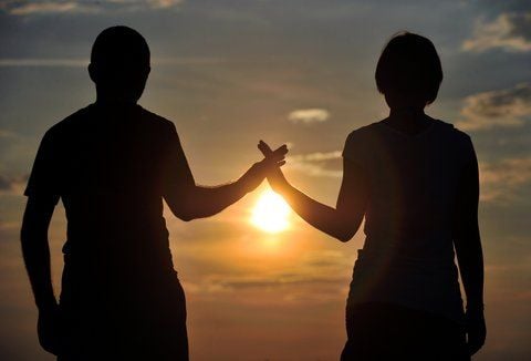 Treue ist für viele Paare einer der wichtigsten Werte in einer Partnerschaft. Vertrauen ist gut, Kontrolle ist besser. (FOTO: DPA)