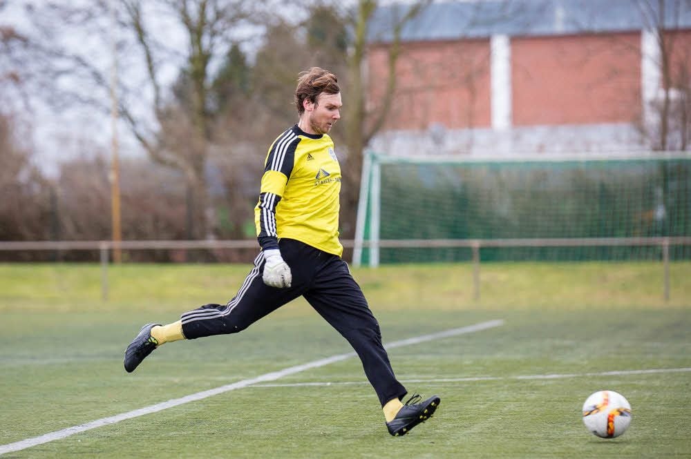 Union-Keeper Marius Kansy (in einem anderen Spiel) verursachte mit einem Foul den Elfmeter, der die Sandersdorfer Niederlage in Erfurt einleitete.