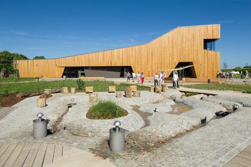 Das Buga-Informationszentrum in Havelberg mit Wasserspielplatz