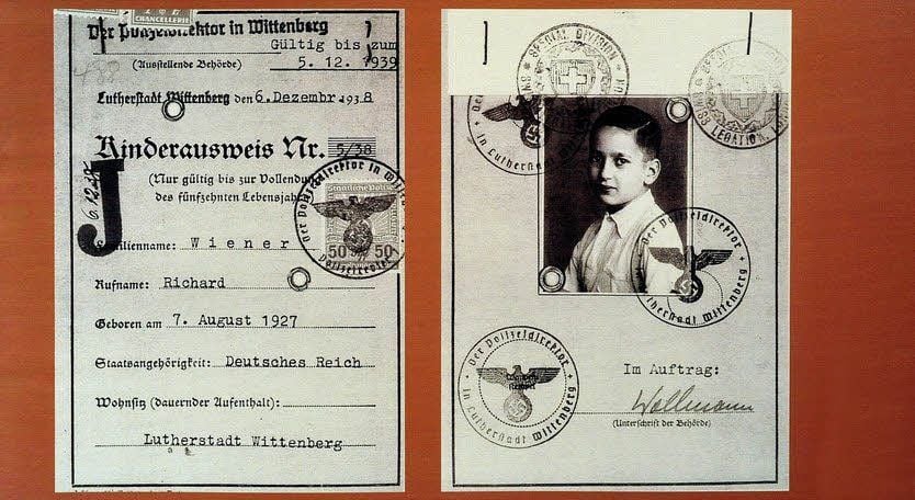 Unübersehbar prangt das J auf dem Ausweis von Richard Wiener.