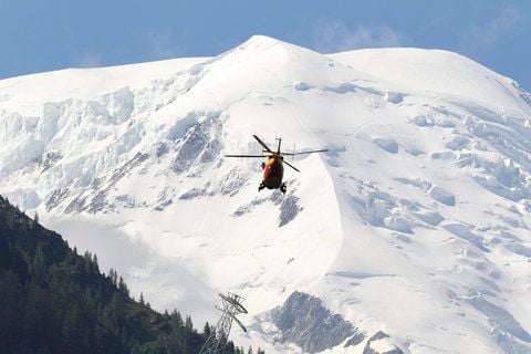 Schneeschuhwanderer aus Sachsen wurden aus einer Notunterkunft in den österreichischen Alpen gerettet. (SYMBOLFOTO: DPA)