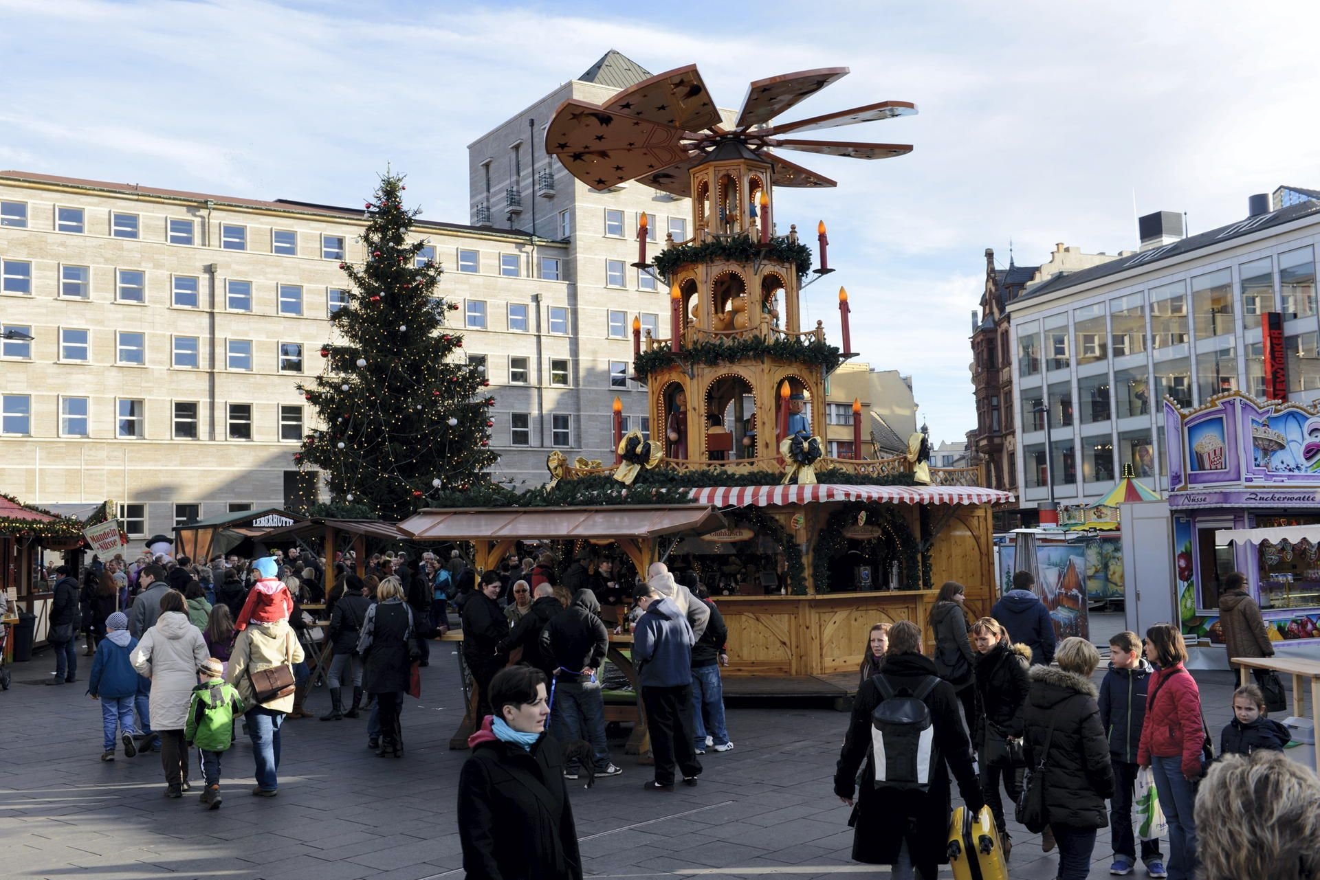 Der hallesche Weihnachtsmarkt wird am 26.12 zum Wintermarkt.