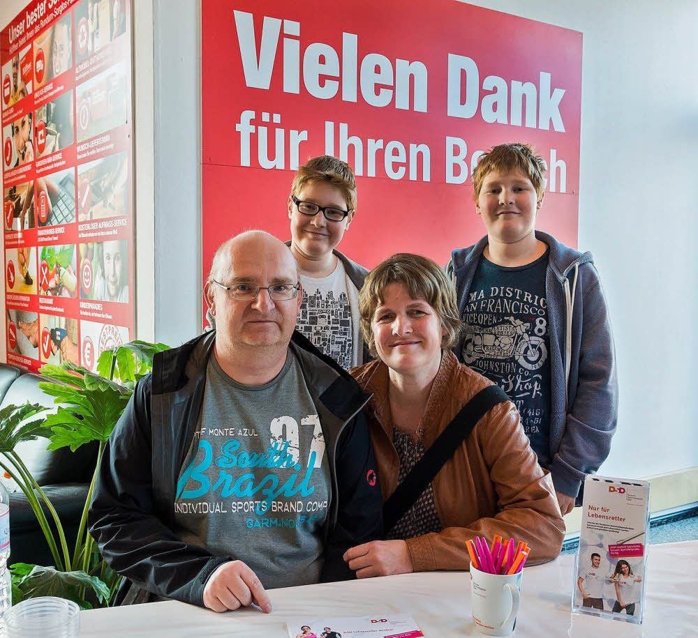 Kathrin Thiel (2.v.r.) kam mit ihrem Partner Matthias Rößiger, Max und Paul.