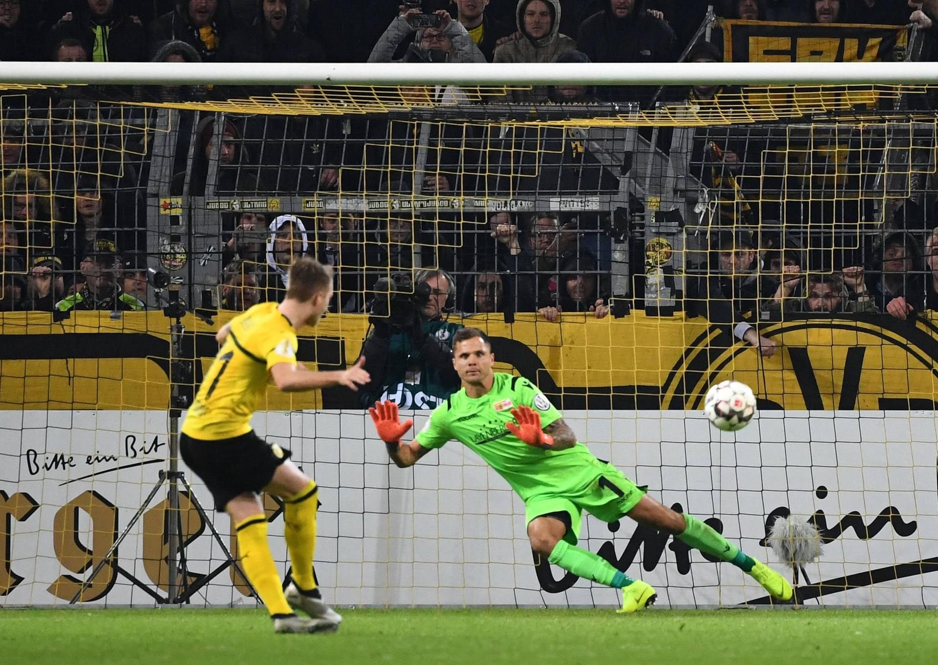Marco Reus erlöst Dortmund mit seinem Elfmeter-Tor gegen Union Berlin.