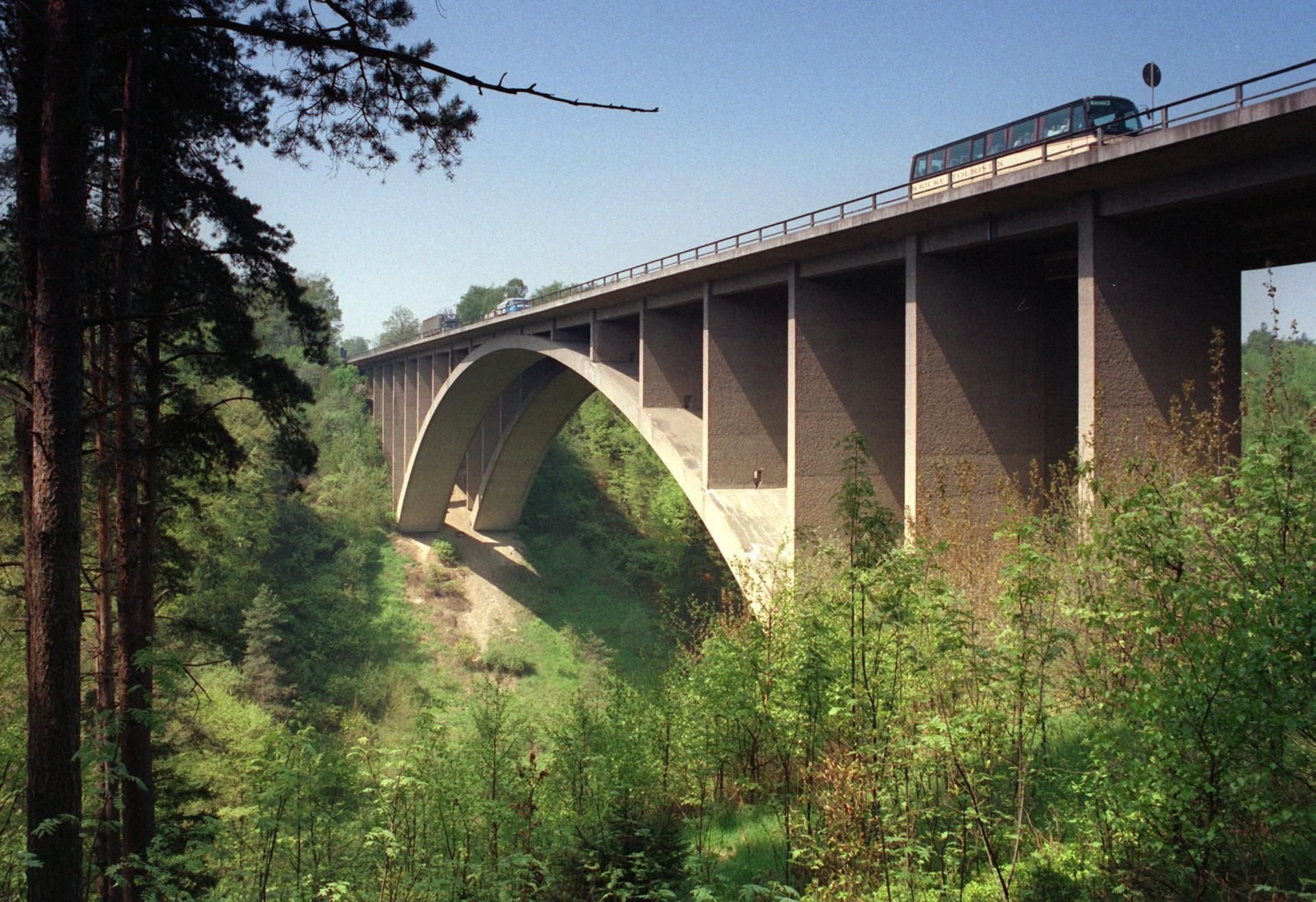 Die damals zehnjährige Stephanie aus Weimar war 1991 tot unter der Teufelstalbrücke der Autobahn 4 entdeckt worden.