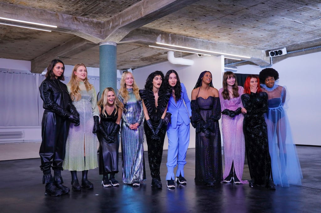GNTM 2021 ist bei den Top 10 angekommen. Luca Vanak (3. von rechts) ist noch dabei.
