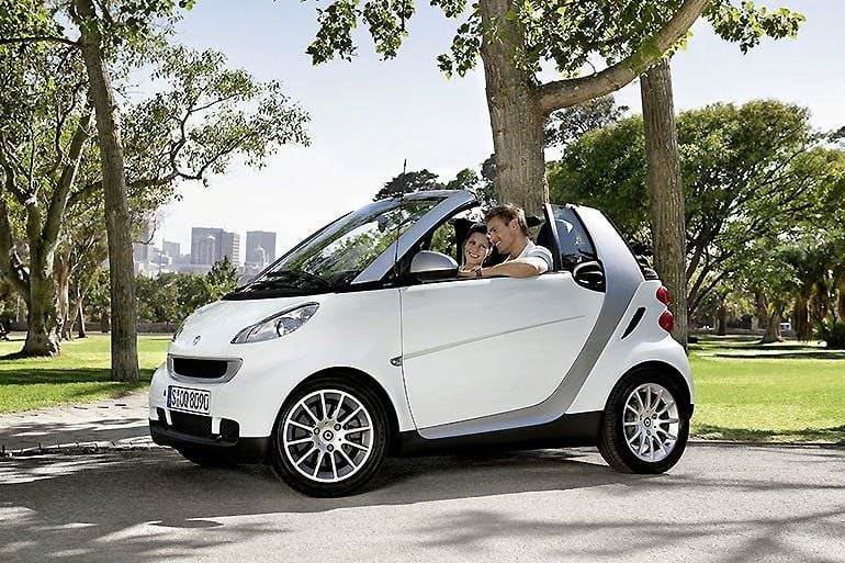 Das Smart Fórtwo Cabrio ist das derzeit günstigste Cabrio auf dem deutschen Markt zu Preisen ab ab 13.985 Euro.