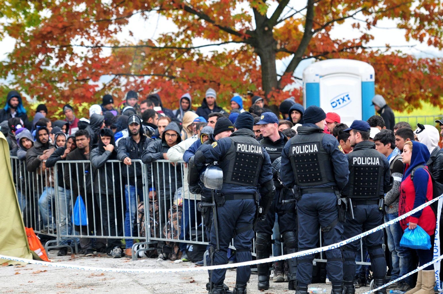 Slowenien reagiert auf den Ansturm mit teilweisen Grenzsperrungen.