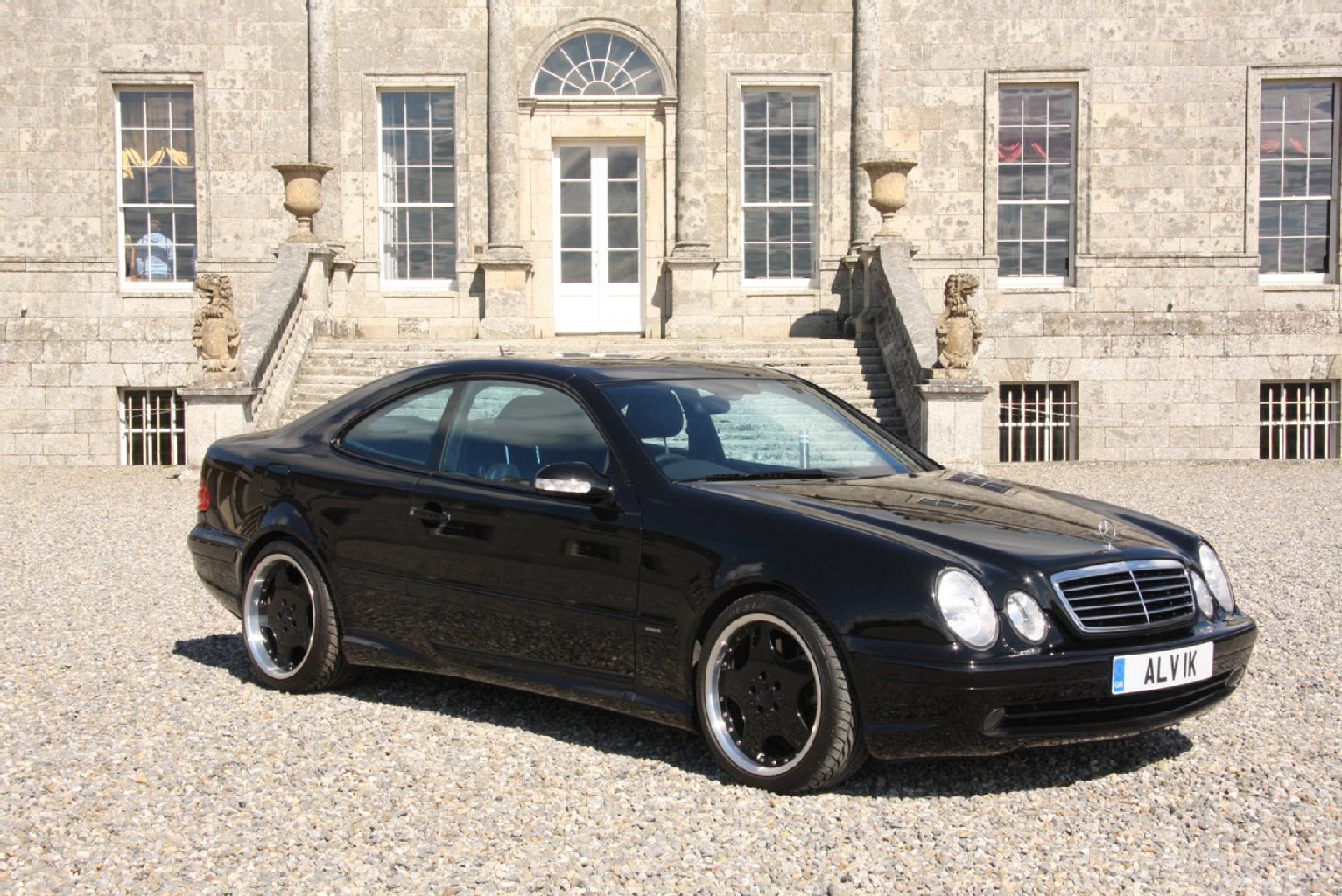 Dieser Mercedes gehörte gleich zwei Beatles: George Harrison und danach Ringo Starr.