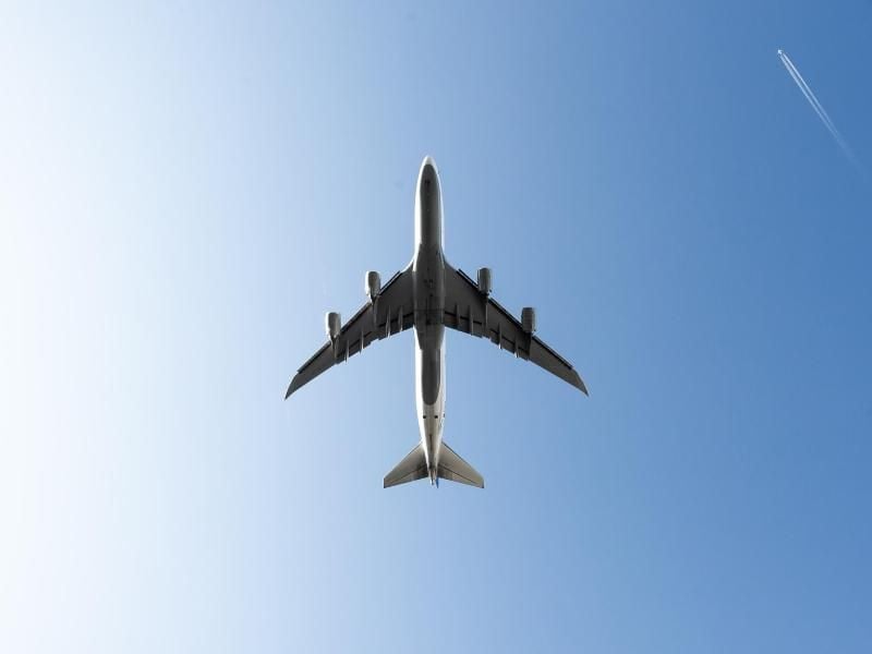 Da immer mehr Menschen geschäftlich oder in Urlaub fliegen, wächst der weltweite Luftverkehr. Das bringt wichtige Flughäfen wie in Frankfurt oder Berlin inzwischen an die Kapazitätsgrenze. Foto: Silas Stein