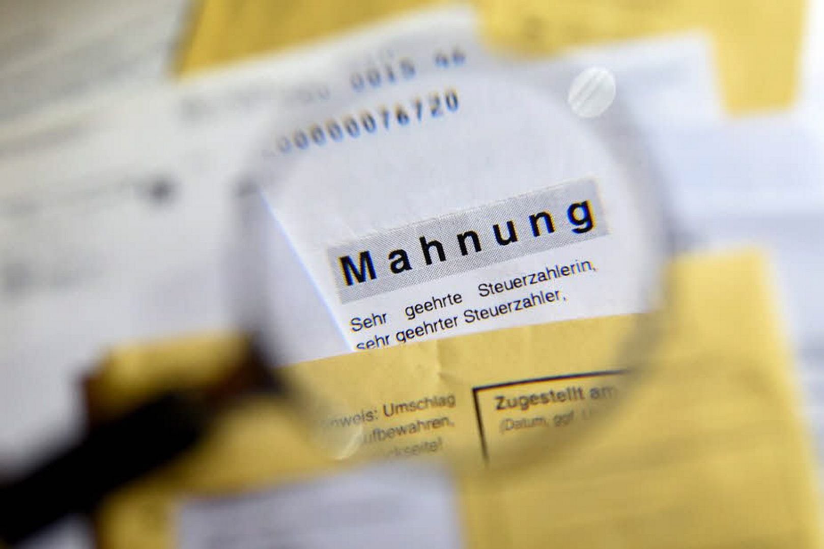 Es gibt viele Wege in die Schuldenfalle – Arbeitslosigkeit, Trennung und Krankheit, aber auch Handyverträge und Interneteinkäufe.
