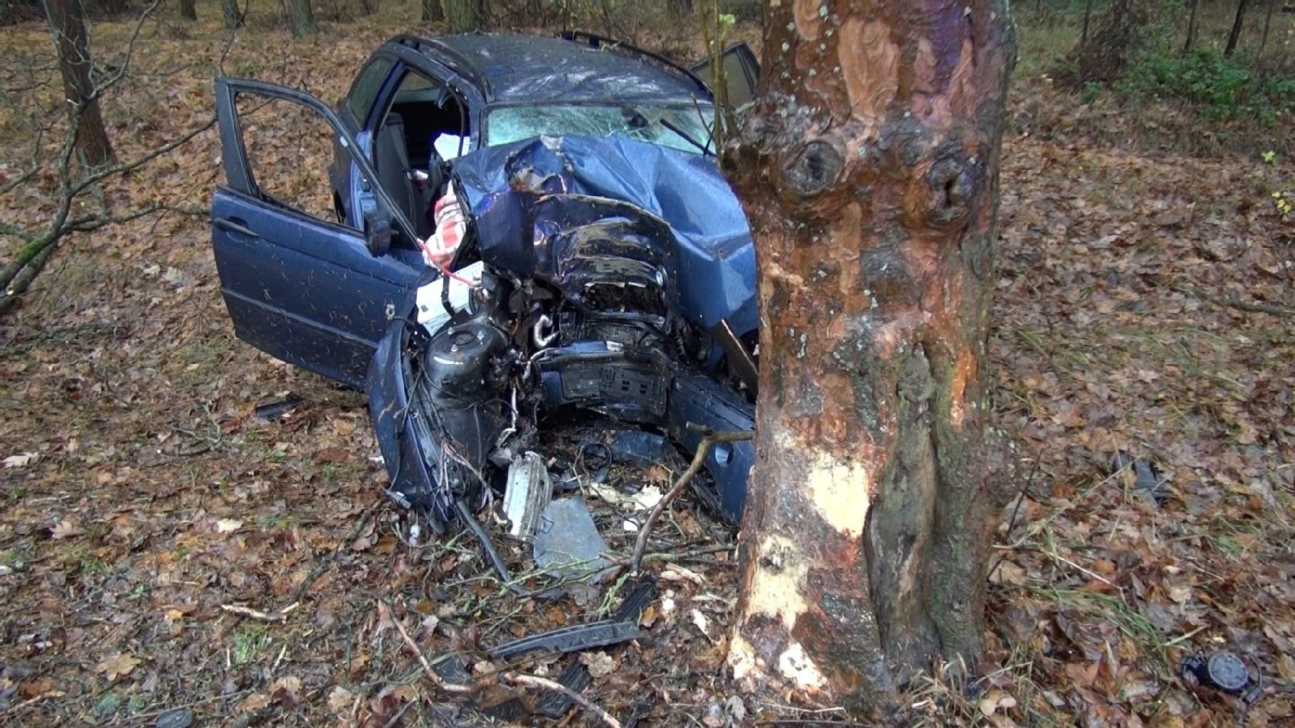 Bei einem schweren Verkehrsunfall im Altmarkkreis Salzwedel sind am Sonntagnachmittag zwei Personen schwer verletzt wurden.